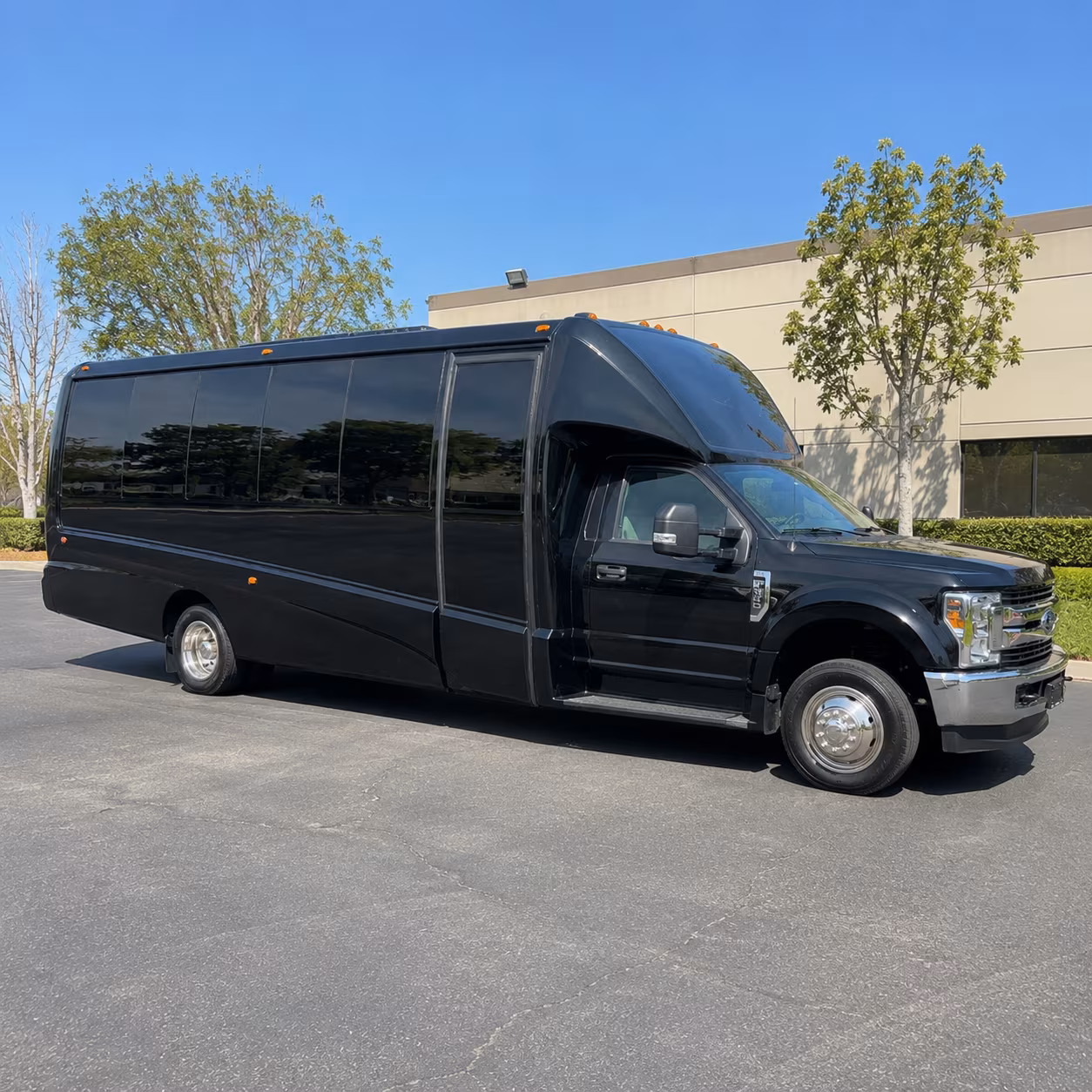 Fayetteville Winery Tour & Pub Crawl Transportation